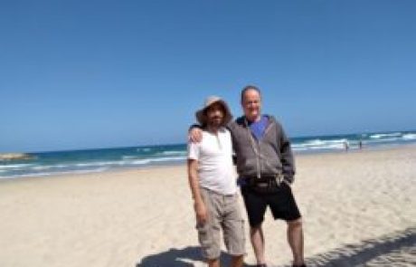 הים מרגיע צובע "רעשים" בכחול